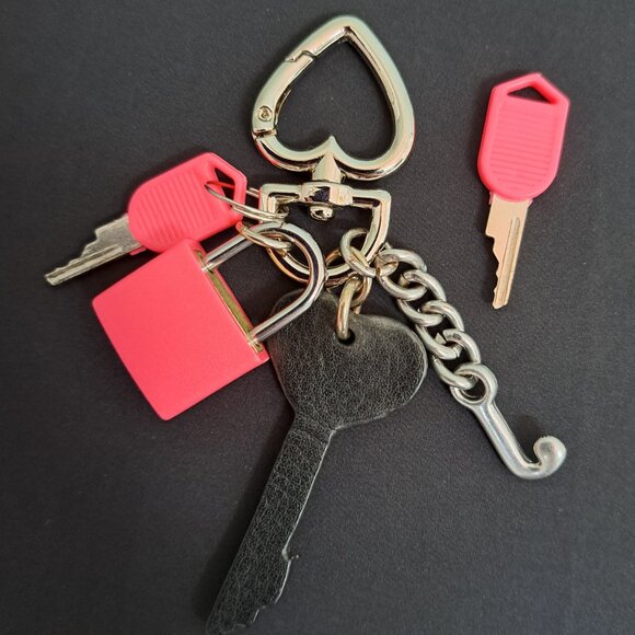 Upcycled Juicy Couture keychain handbag charms ๐ค๐ - Picture 2 of 4